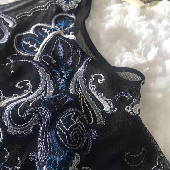 White House Black Market top with camisole. XS - Picture 7 of 8